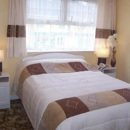 The Village House B&B *